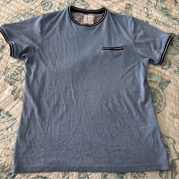 Denim & Flower Light Blue Tee with Striped Accents Men’s Large - Picture 1 of 8